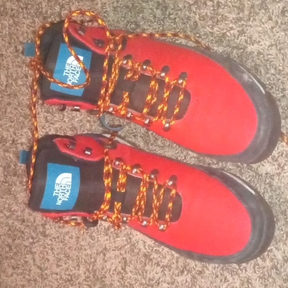 Tje north face